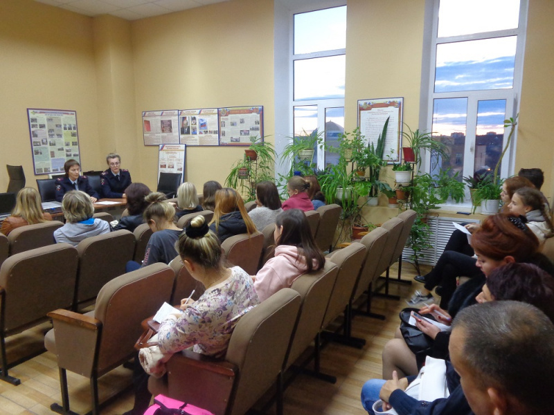 МУ МВД России «Серпуховское» приглашает старшеклассников на день открытых дверей