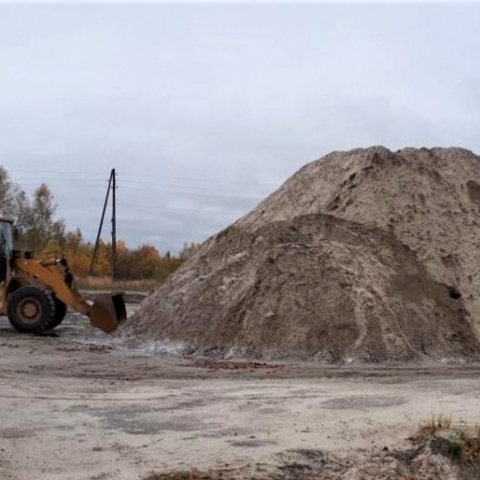 Более 18 тысяч тонн песко-соляной смеси закупили в Орехово-Зуевском округе для зимнего содержания дорог