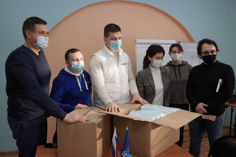 Егорьевскому штабу волонтеров передали средства индивидуальной защиты