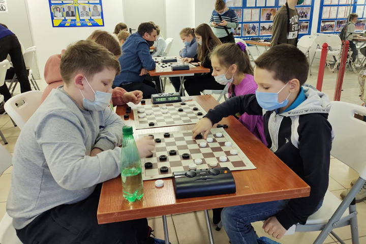 Третье место занял ступинец на областном турнире по русским шашкам
