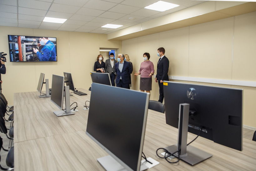 Повышают квалификацию на рабочем месте: на Демиховском машиностроительном заводе после реконструкции открылся учебный центр
