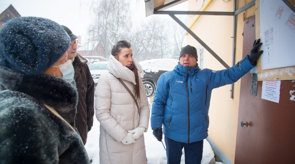 Жителям домов по улицам Полянской и Толстого представили проект комплексного благоустройства двора