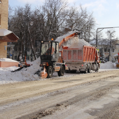 Более 40 единиц техники ликвидируют последствия снегопада в Егорьевске