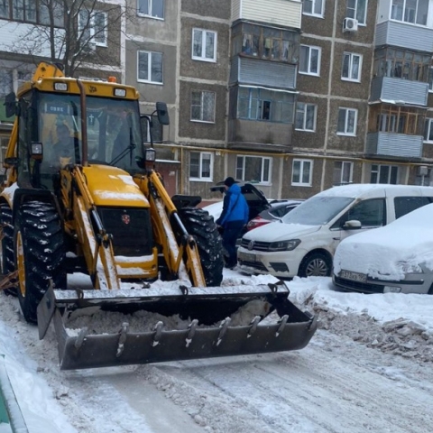 Уборка снега ведётся в круглосуточном режиме в Серпухове