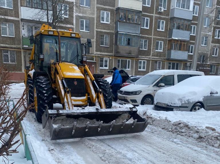 Уборка снега ведётся в круглосуточном режиме в Серпухове