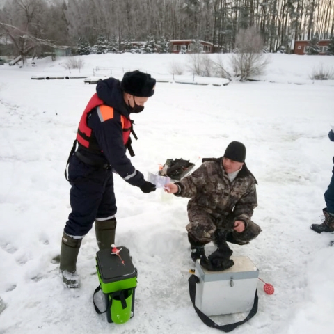 Можайские спасатели предупреждают об опасности, подстерегающей на водоемах