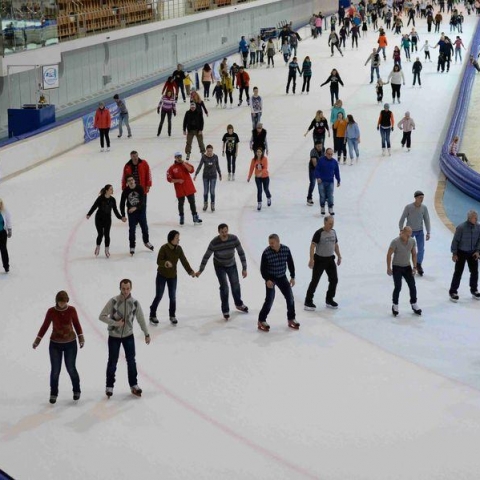 В конькобежном центре « Коломна» возобновляют сеансы массовых катаний