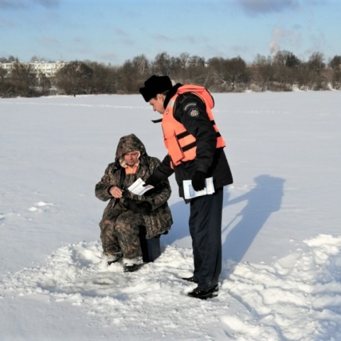 Лед тоньше, опасность выше: спасатели округа ежедневно проводят рейды на Клязьме