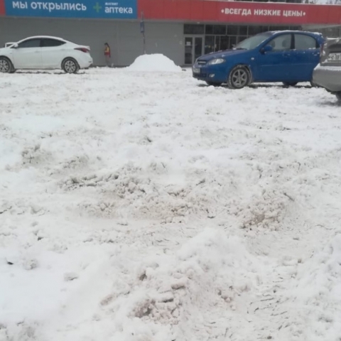 Если владельцы обнинских Торговых центров не уберут от снега свои прилегающие территории, их парковки завалят снегом