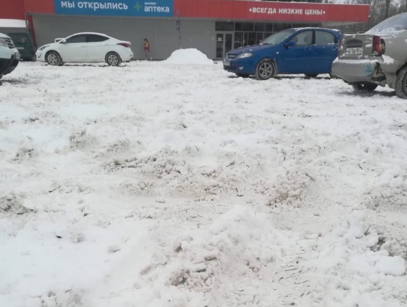 Если владельцы обнинских Торговых центров не уберут от снега свои прилегающие территории, их парковки завалят снегом