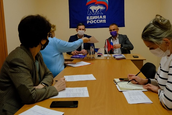 В местной приемной партии «Единая Россия» продолжаются встречи с жителями