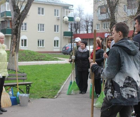 В преддверии празднования Дня Победы в Серпухове проводится акция по уборке памятников воинской славы