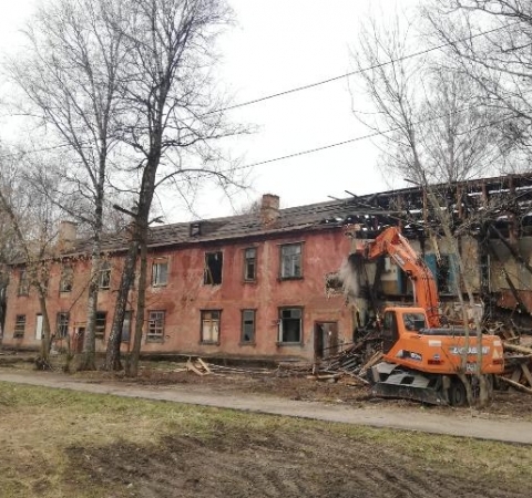 В Серпухове продолжается снос аварийных домов