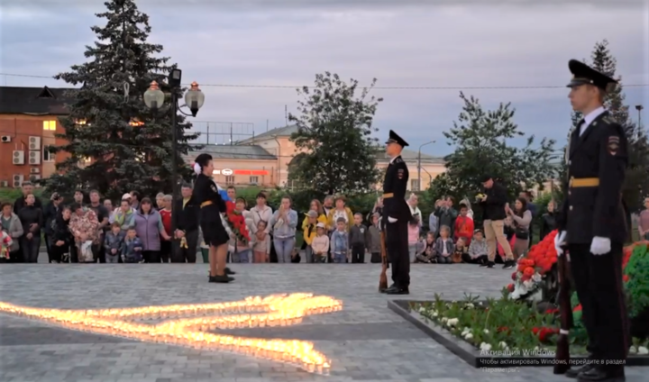 У Вечного огня в Орехово-Зуеве зажгли 500 свечей в память о тех, кто встал на защиту нашей Родины в Великой Отечественной войне
