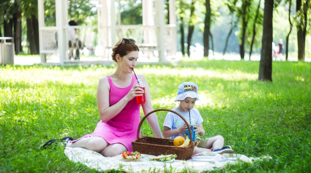 Серия пикников пройдет в Белкинском парке в рамках молодежного проекта «Пикник Лайф».