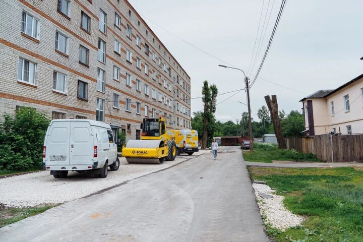 На улице Кирова в городе Куровское обустроят парковки и тротуары