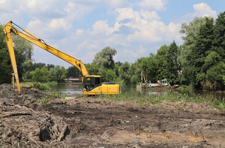 В Егорьевске продолжается очистка реки Гуслицы