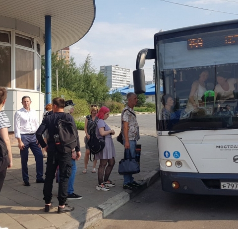 Глава г.о. Пущино Алексей Воробьёв проверил работу общественного транспорта и установку остановочных павильонов