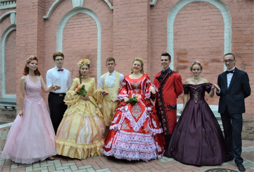 Коллектив «Шестое чувство» занял первое место на чемпионате по историческому танцу