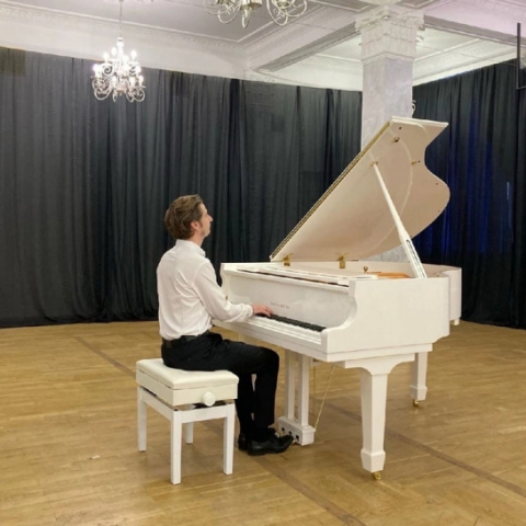 Новый рояль появился в камерном зале Ступинской филармонии