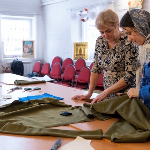 При храме Иоанна Богослова в г. Ликино‑Дулево открылась швейная мастерская, где изготавливают одежду для бойцов ВС РФ