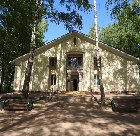В Горетово за 250 тысяч рублей отремонтируют крышу и фасад библиотеки
