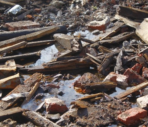 В Можайском округе до конца года за 5 млн рублей уберут 4 тысячи кубометров строительного мусора