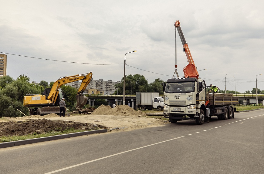 В Орехово‑Зуеве начали строить парящую тропу, которая соединит новую набережную и улицу Якова Флиера под мостом