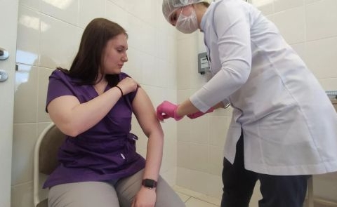 Сделать прививку против гриппа смогут жители в мобильном центре здоровья Ступинской областной клинической больницы.
