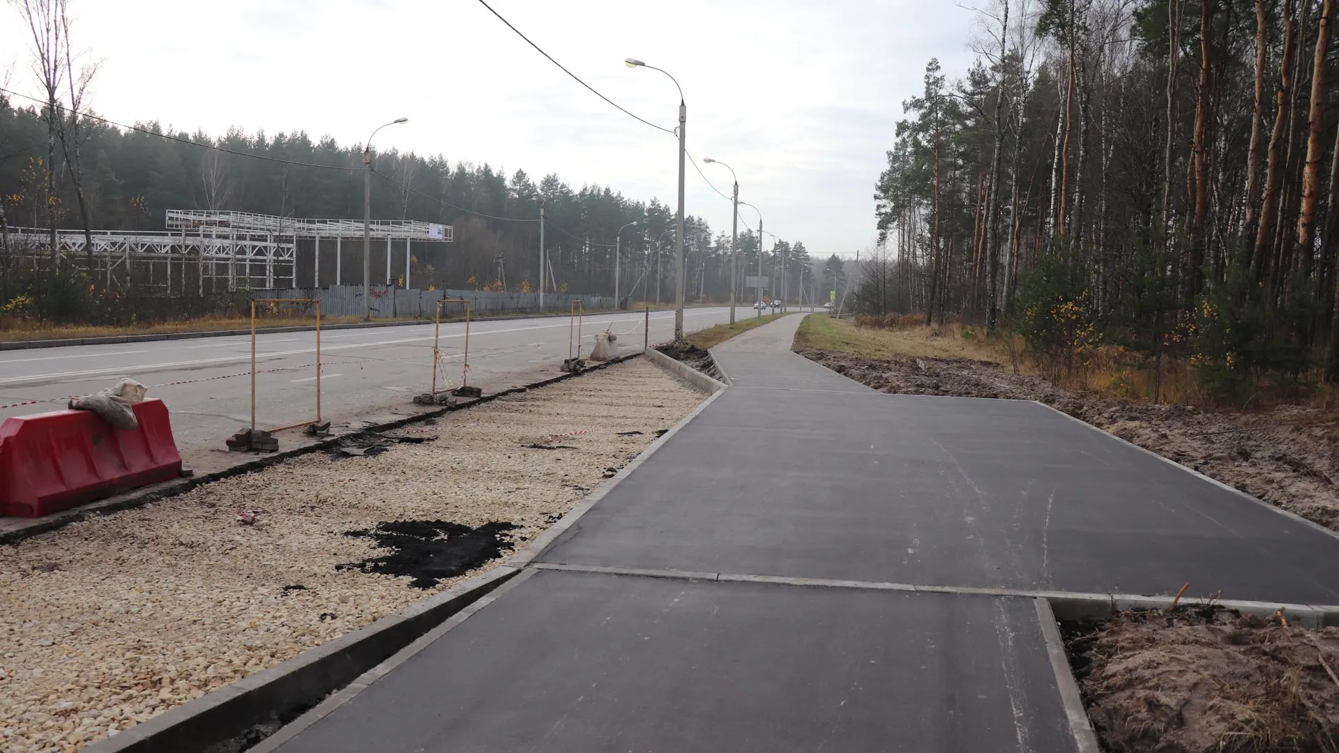 В Егорьевске завершают работы по обустройству новых автобусных остановок