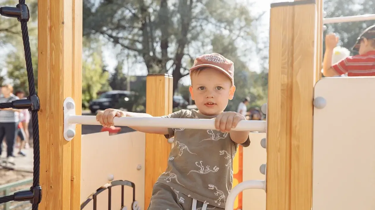 В Орехово-Зуеве отремонтировали детскую площадку по поручению Президента