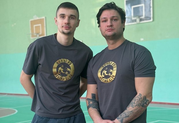 Мастер спорта России Иван Буракас провел открытую тренировку по боксу в школе №3