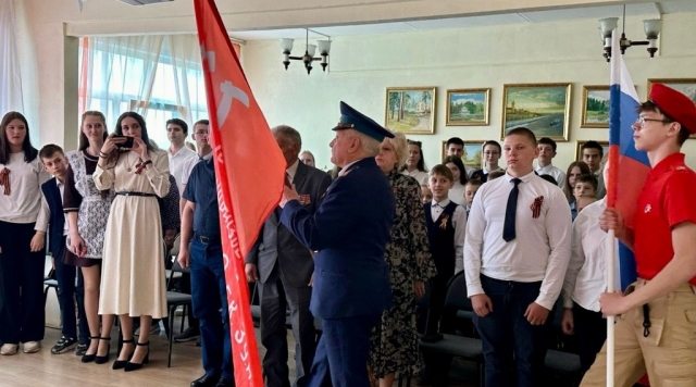 Знамя Победы встретили в Михалевской школе