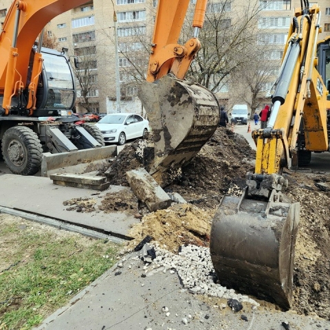 Сотрудники Орехово-Зуевского водоканала устранили утечку на улице Володарского