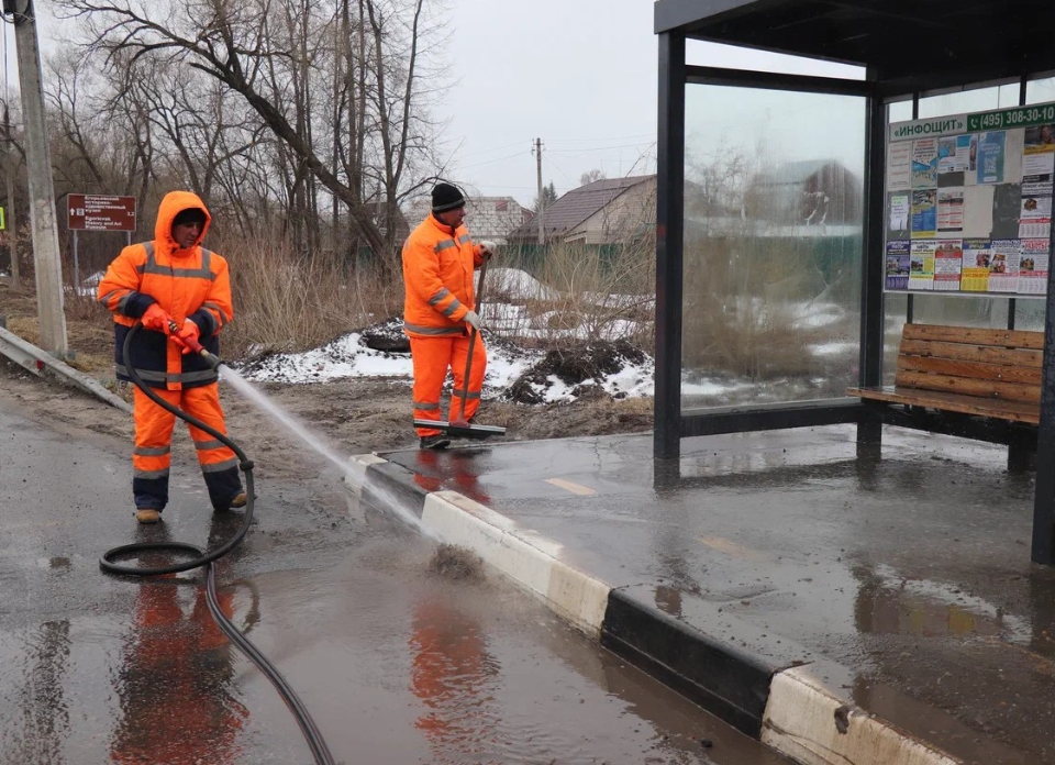 В Егорьевске после зимы помоют дороги и уберут мусор с обочин