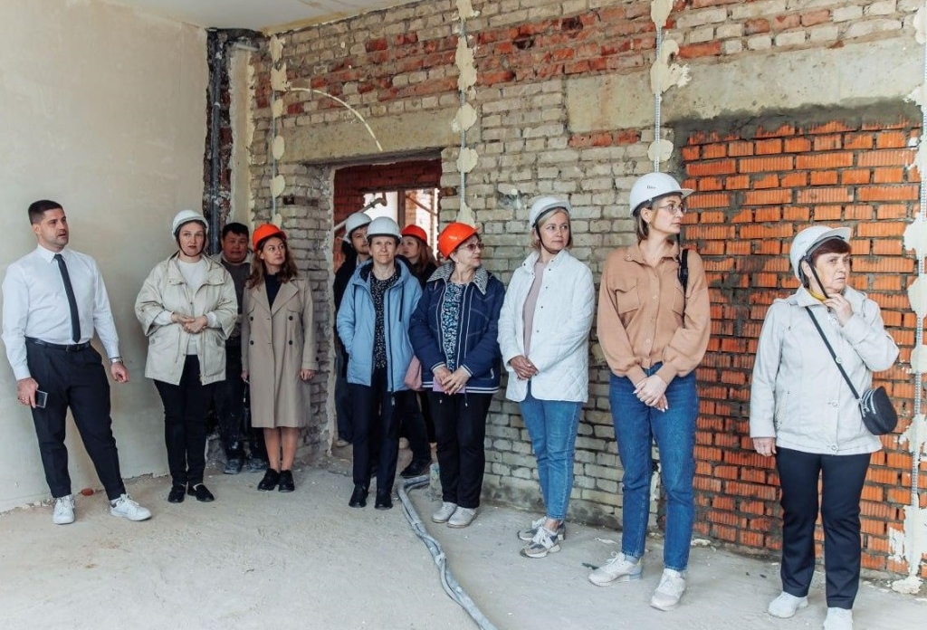 Власти Орехово-Зуева проконтролировали ход капитального ремонта Авсюнинской школы