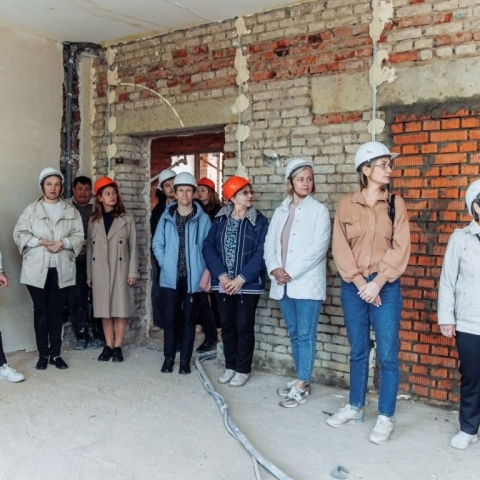 Власти Орехово-Зуева проконтролировали ход капитального ремонта Авсюнинской школы