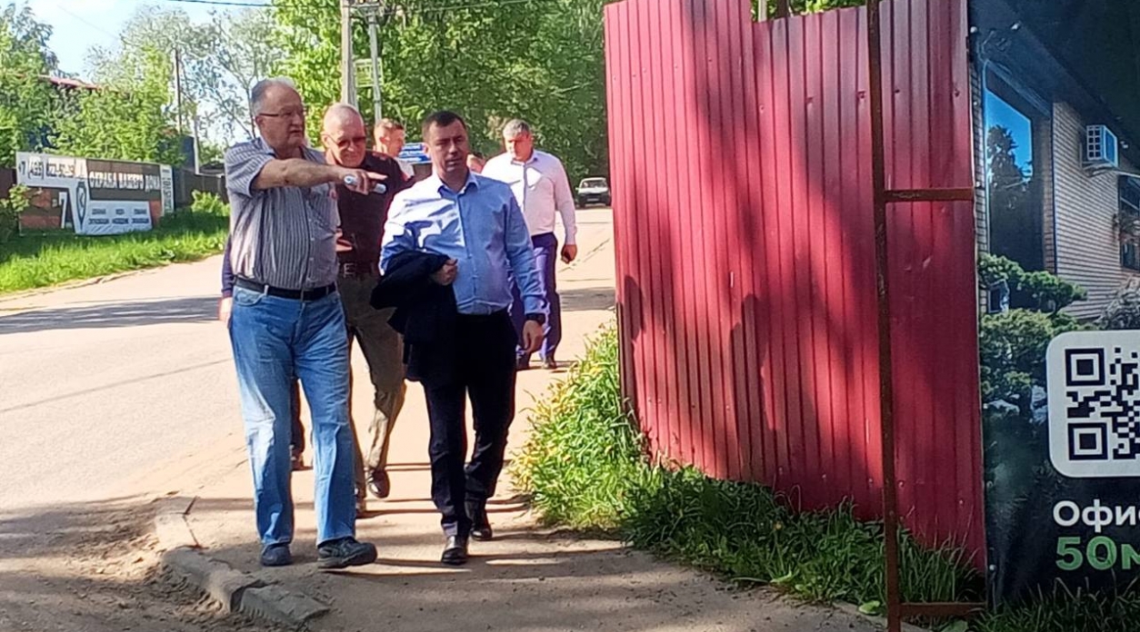 Дорогу и тротуар отремонтируют в Семеновском по просьбе жителей