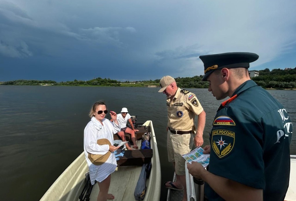 «Дикие» пляжи под контролем: на Оке в Ступине прошел рейд по безопасности на воде