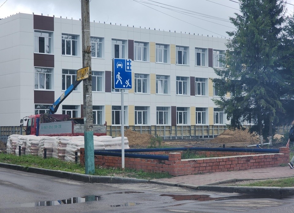 В школе поселка Авсюнино строители приступили к внутренней отделке помещений