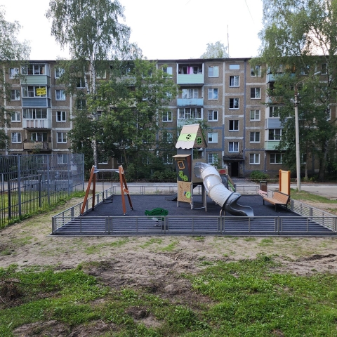 Во 2-м микрорайоне откроют две обновленные детские площадки