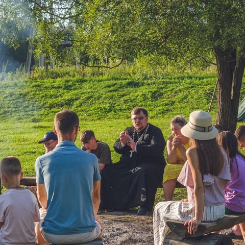 Православные семьи Ступина провели четыре дня в палаточном городке у реки Северки