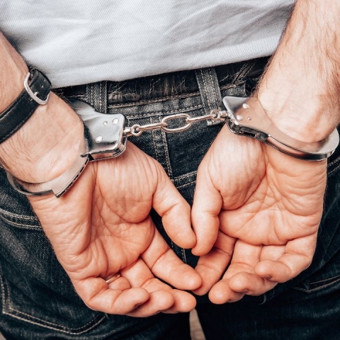Полицейские задержали подозреваемых в сбыте наркотиков