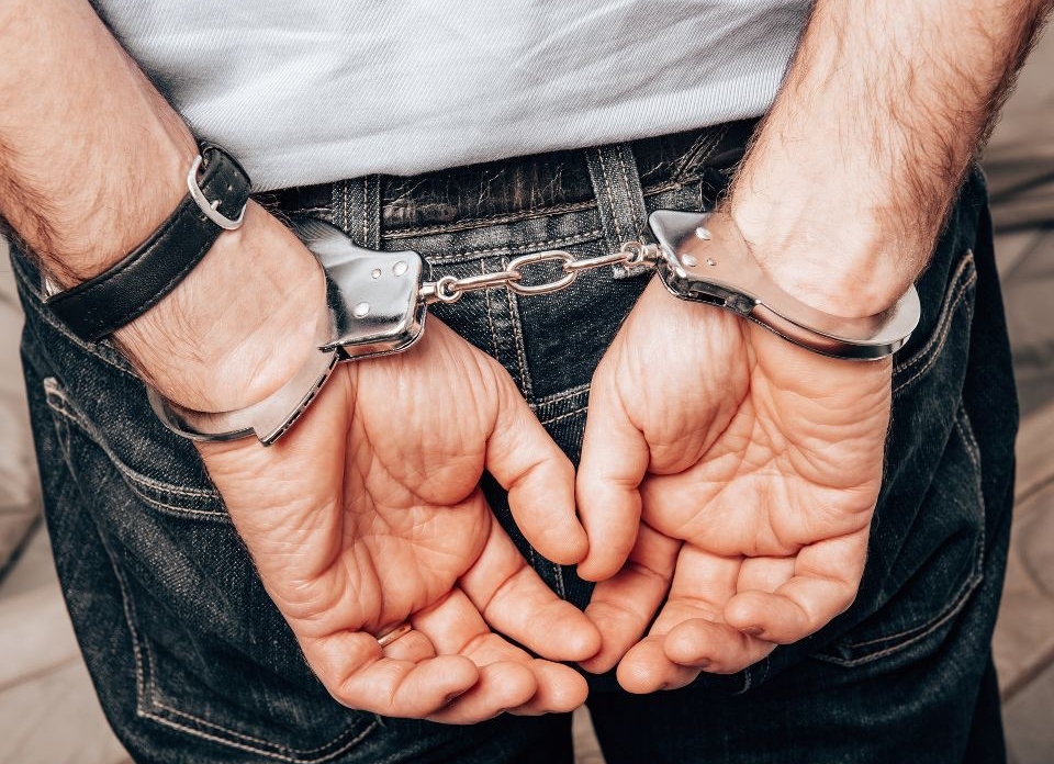 Полицейские задержали подозреваемых в сбыте наркотиков