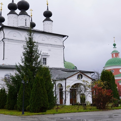 Памятник XV века: в Ступине ищут средства на восстановление старейшей башни Белопесоцкого монастыря