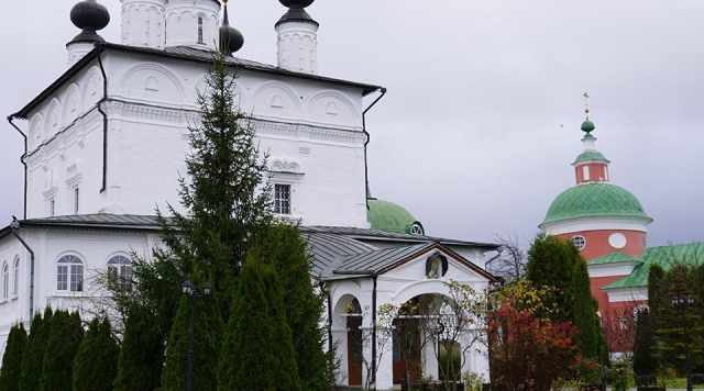 Памятник XV века: в Ступине ищут средства на восстановление старейшей башни Белопесоцкого монастыря