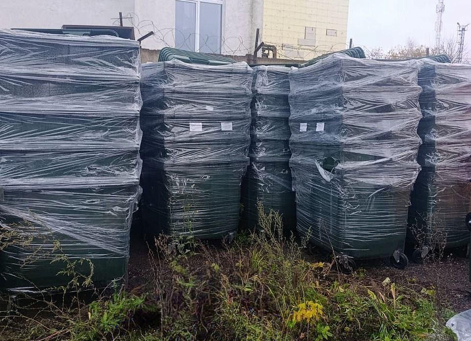 В Калужскую область закупили более 200 мусорных контейнеров