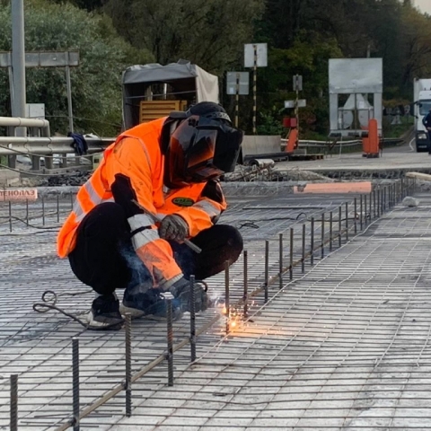 Ремонт с опережением: когда на аварийном мосту через Лопасню восстановят двустороннее движение