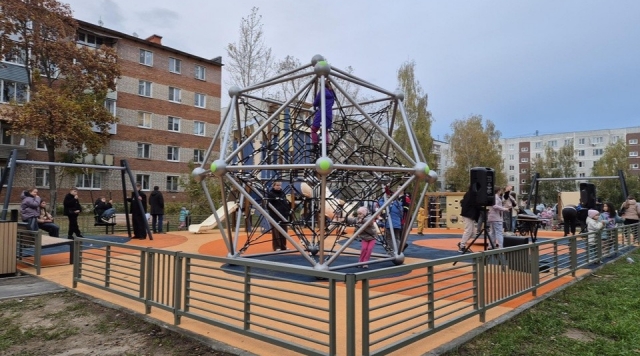 Современная зона отдыха открылась в городе Куровское