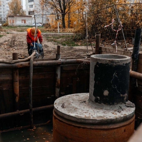 Подрядчик ускорит ремонт проблемного коллектора в Куровском